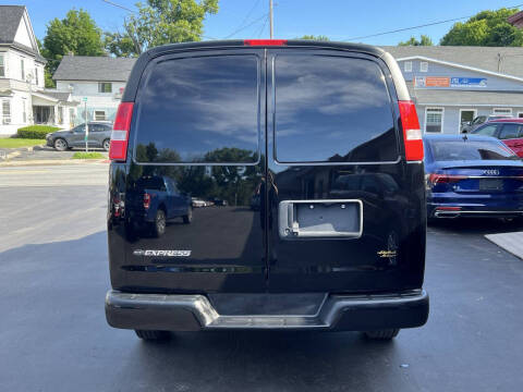 2017 Chevrolet Express 2500