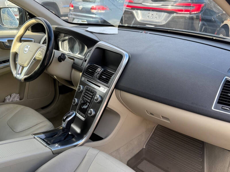 2015 Volvo XC60 T5 Drive-E Premier