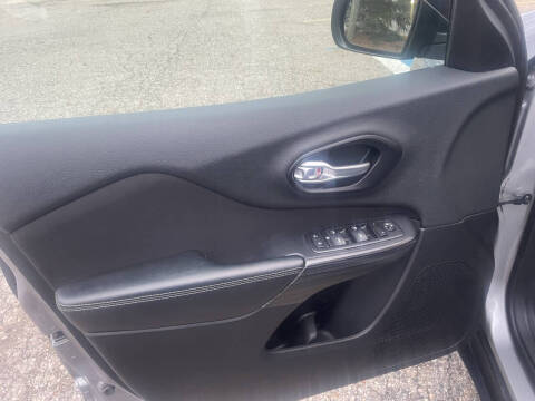 2015 Jeep Cherokee Sport