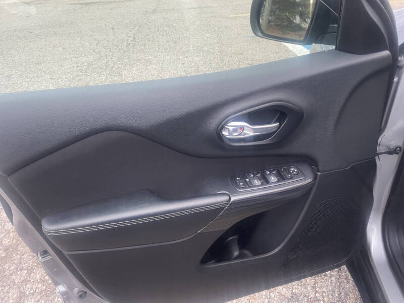 2015 Jeep Cherokee Sport