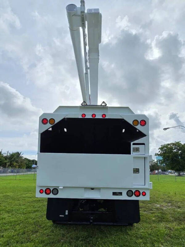 2020 Freightliner M2 106