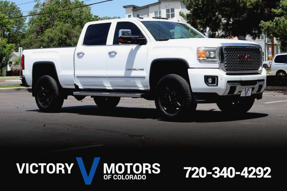 White 2016 GMC Sierra 2500HD Denali 4x4 Denali 4dr Crew Cab SB 1
