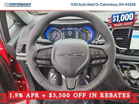 2026 Chrysler Pacifica Select