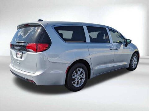 2026 Chrysler Voyager LX