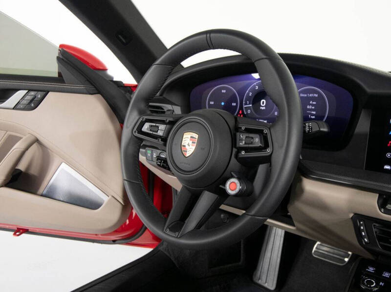 2025 Porsche 911 Carrera