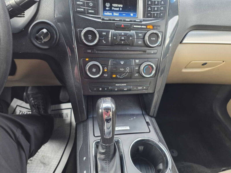 2017 Ford Explorer