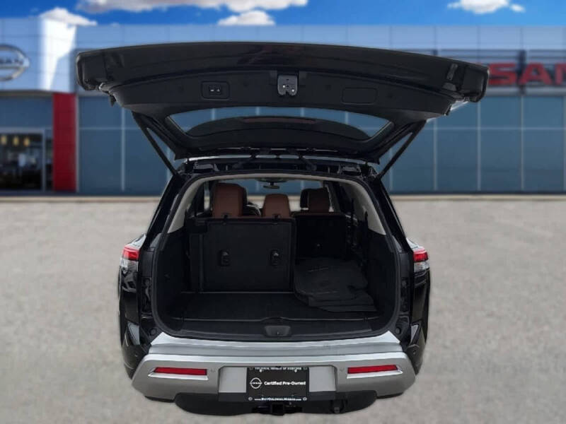 2023 Nissan Pathfinder Platinum