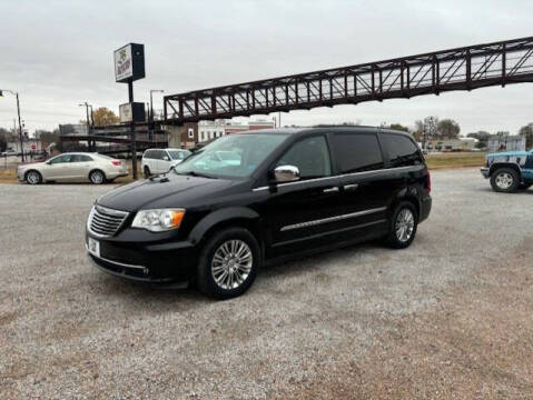 2016 Chrysler Town and Country for sale at J & B Motors in Wood River NE