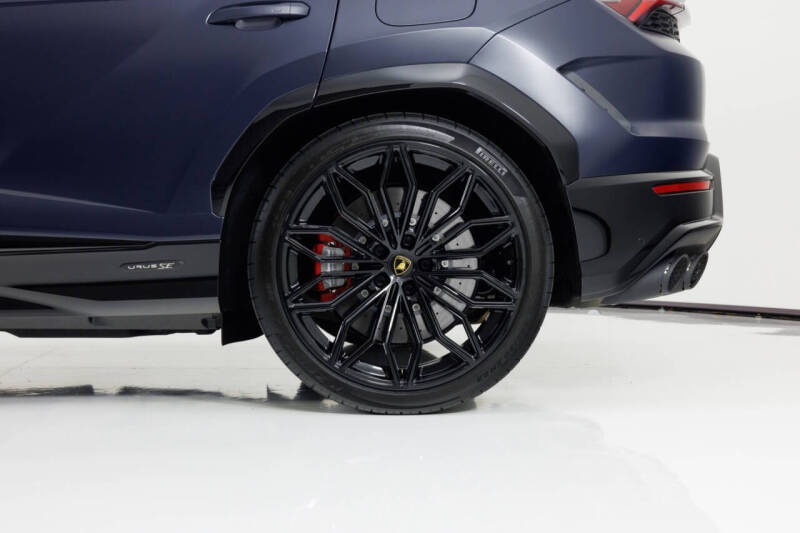 2025 Lamborghini Urus SE
