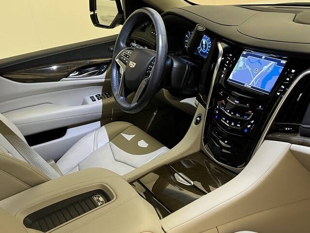 2020 Cadillac Escalade Luxury