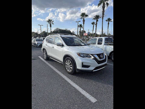 2017 Nissan Rogue SV Photo