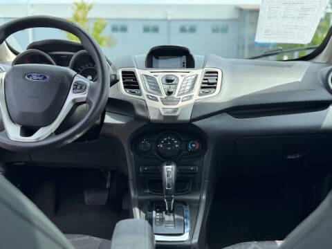 2012 Ford Fiesta SE