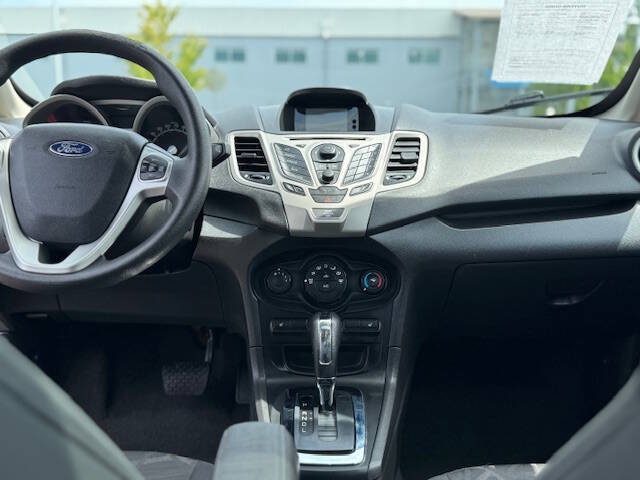 2012 Ford Fiesta SE