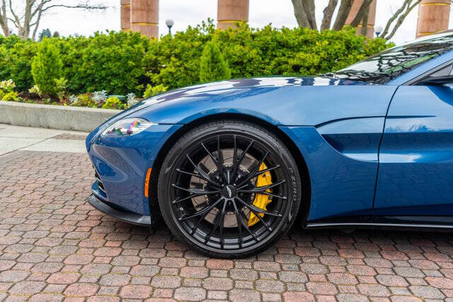 2022 Aston Martin Vantage 8