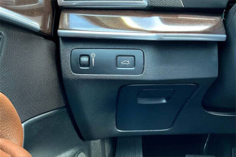 2019 Volvo XC90 T6 Momentum