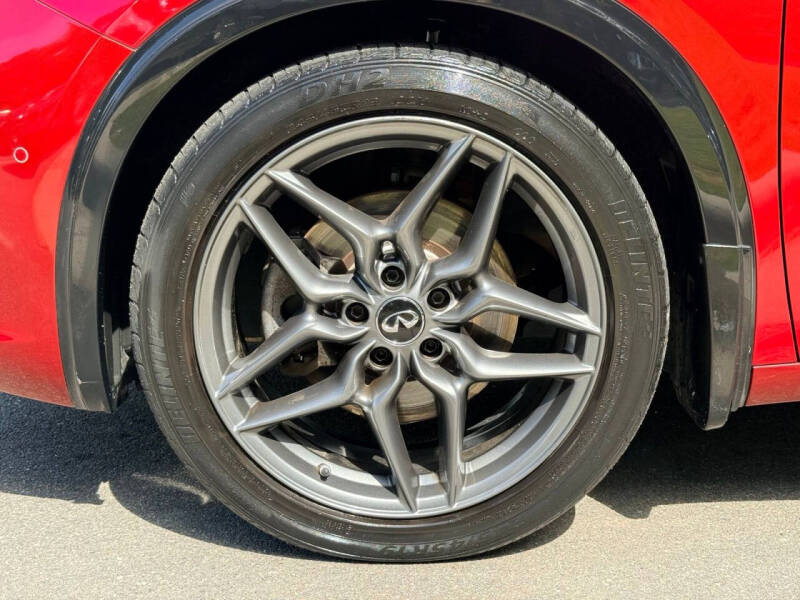 2017 Infiniti QX30 Premium