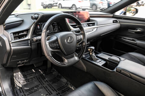 2020 Lexus ES 300h