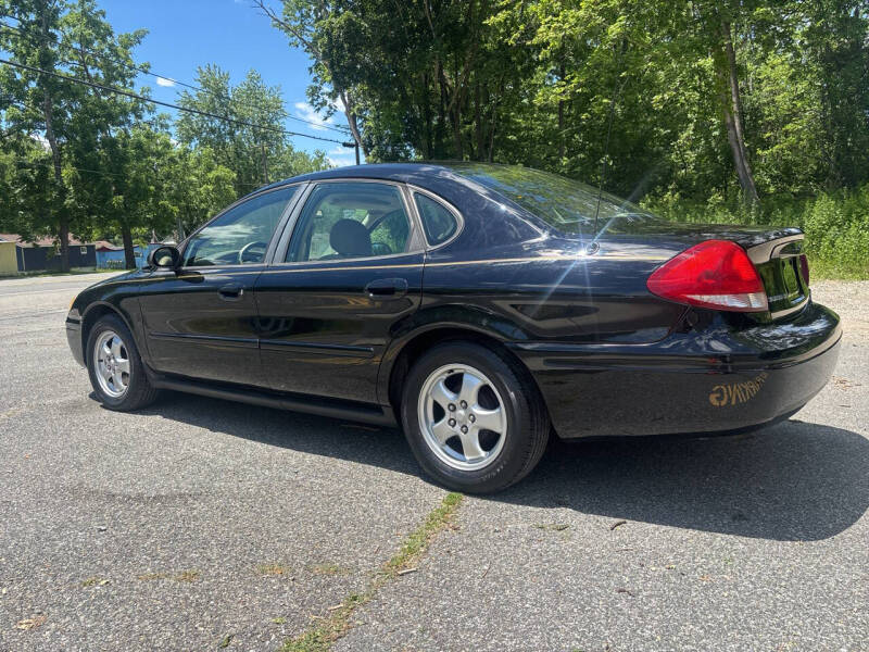2006 Ford Taurus SE