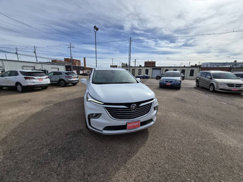 2023 Buick Enclave Essence