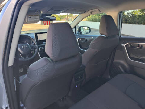 2023 Toyota RAV4 Hybrid LE