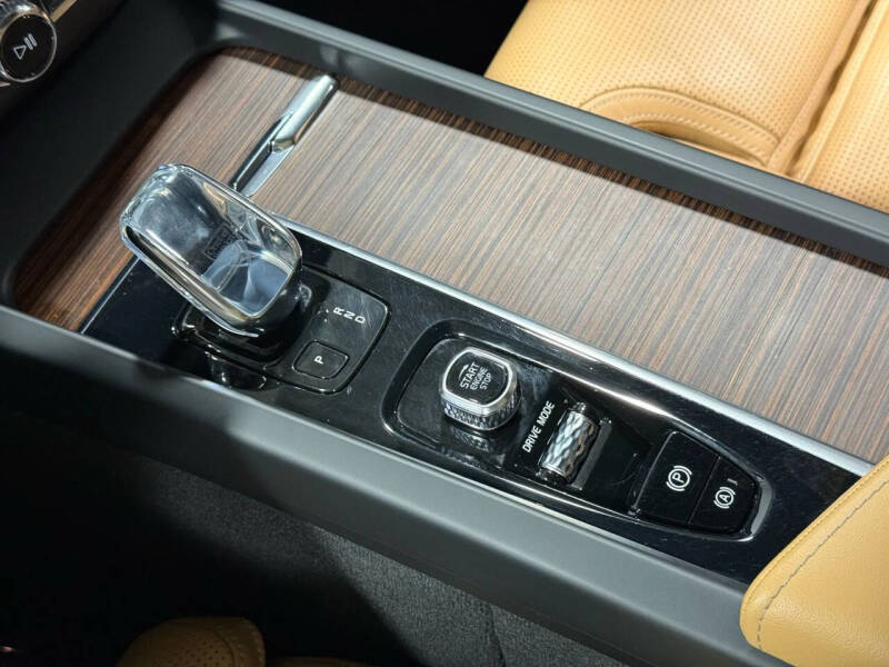 2021 Volvo XC60 Recharge T8 Inscription