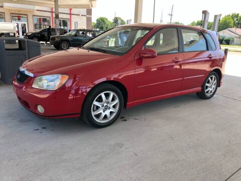 2005 Kia Spectra for sale at JE Auto Sales LLC in Indianapolis IN
