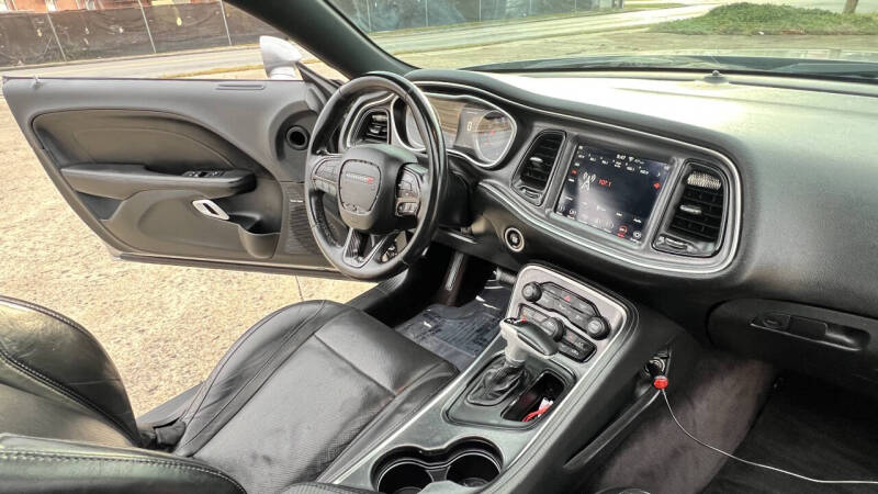 2018 Dodge Challenger SXT Plus