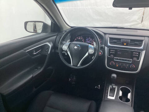 2016 Nissan Altima 2.5 SR