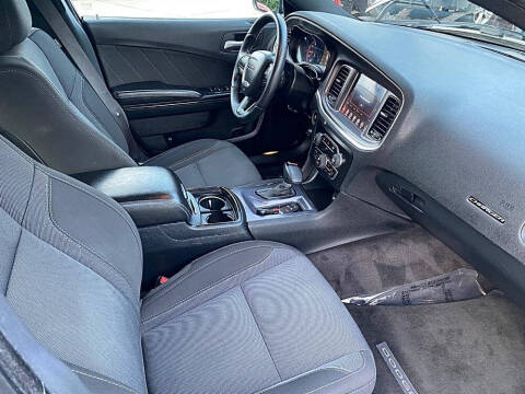 2017 Dodge Charger SXT