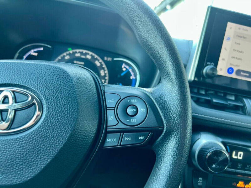 2024 Toyota RAV4 Hybrid XLE