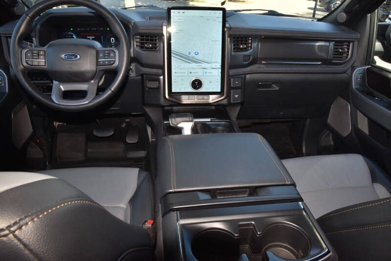 2023 Ford F-150 Lightning Lariat