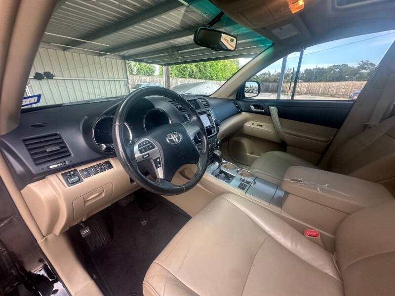 2013 Toyota Highlander SE