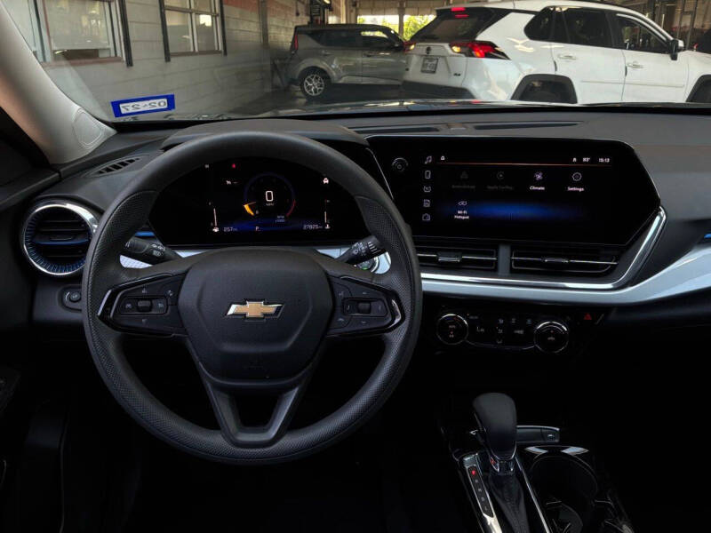 2025 Chevrolet Trax LT