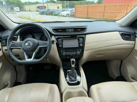 2017 Nissan Rogue SL