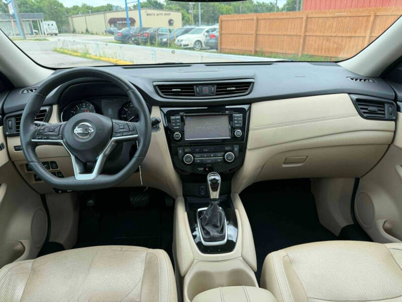2017 Nissan Rogue SL