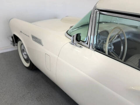 1957 Ford Thunderbird
