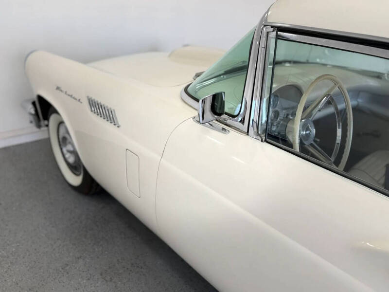 1957 Ford Thunderbird