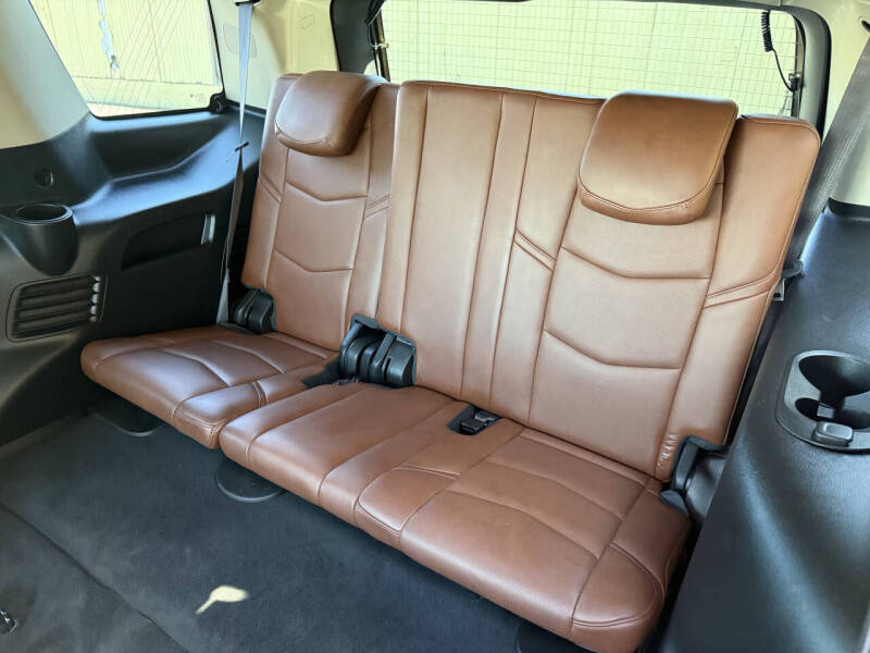 2017 Cadillac Escalade Luxury