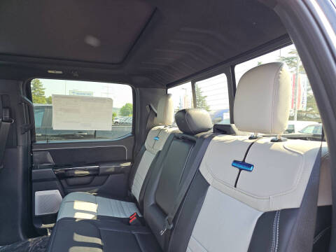 2025 Ford F-150 Lightning Platinum