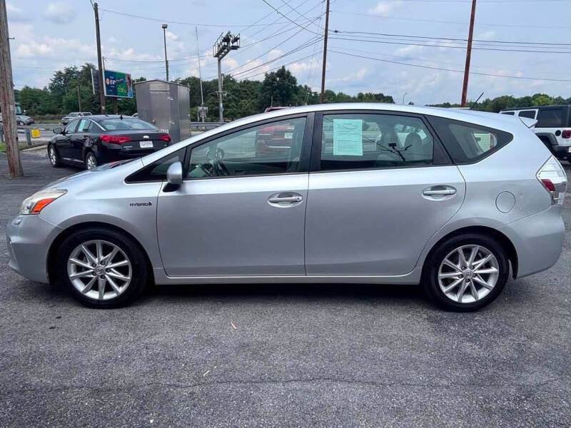2013 Toyota Prius v Five