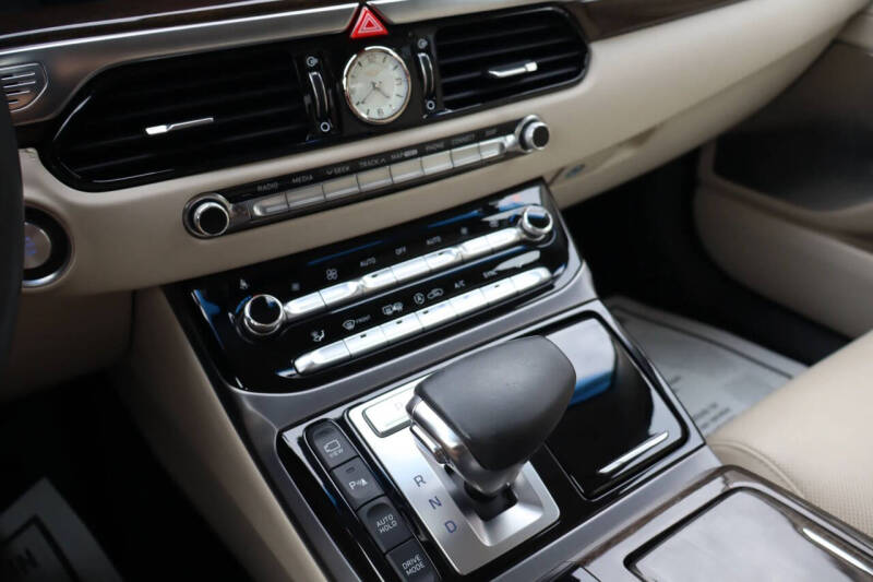 2019 Genesis G90