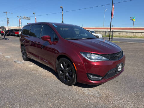 2020 Chrysler Pacifica Touring