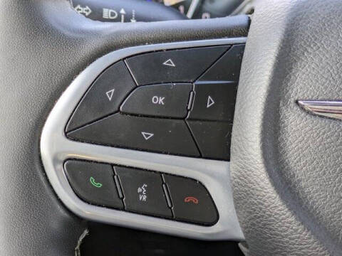 2025 Chrysler Voyager LX