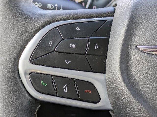 2025 Chrysler Voyager LX