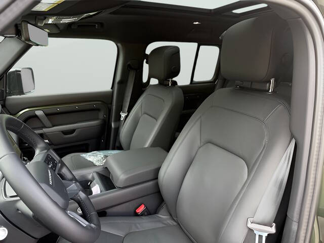 2026 Land Rover Defender 110 P300 S