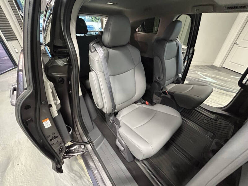 2021 Toyota Sienna XLE 7-Passenger