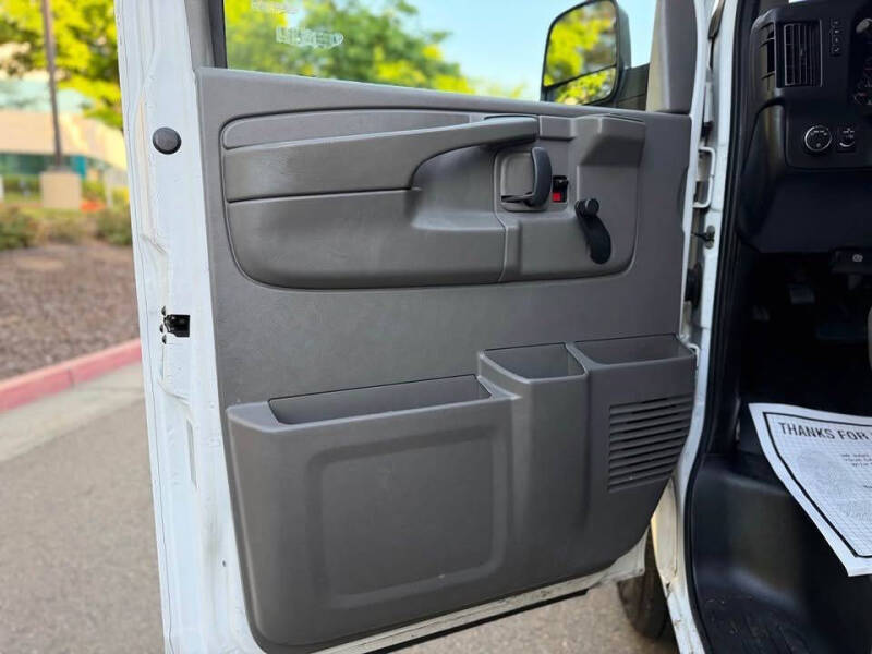2013 Chevrolet Express Cargo Work Van - Photo 18