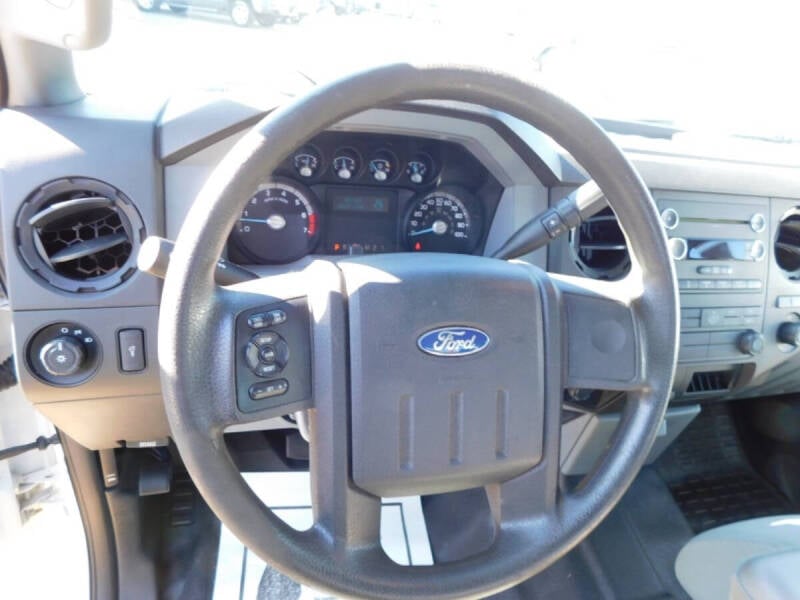 2013 Ford F-250 Super Duty XL photo 34