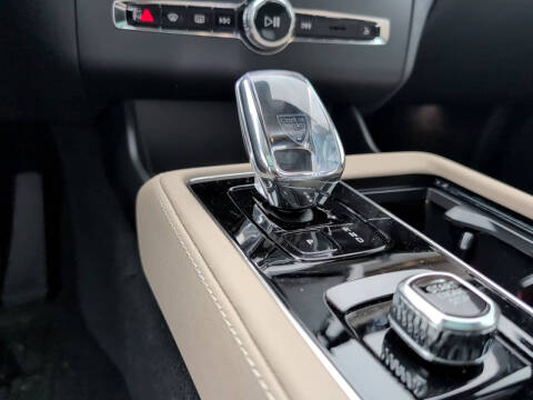 2026 Volvo XC90 B5 Plus 7P