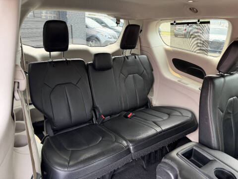 2017 Chrysler Pacifica Touring Plus